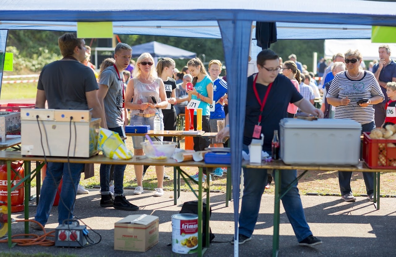 Bild vom 9. Benefizlauf im Jahr 2016. Dies ist das 64. Bild.